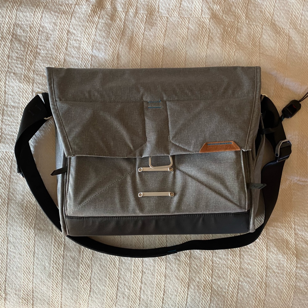Peak Design Everyday Messenger Bag